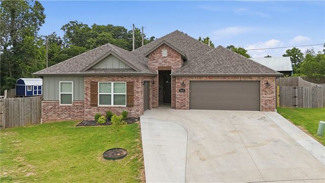 3800 SW Pinecrest Drive, Bentonville, AR 72713