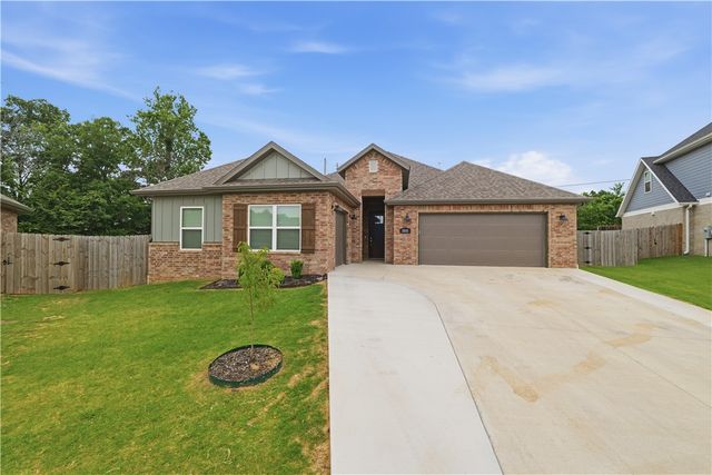 3800 SW Pinecrest Drive, Bentonville, AR 72713