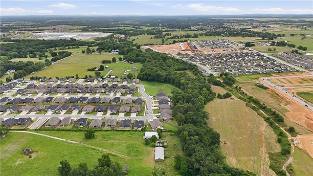 3800 SW Pinecrest Drive, Bentonville, AR 72713