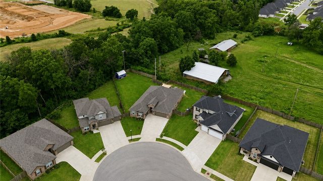 3800 SW Pinecrest Drive, Bentonville, AR 72713