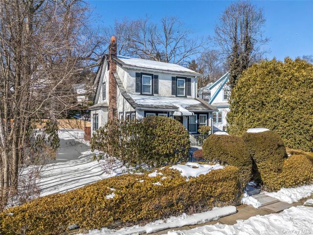 51 Agnola Street, Yonkers, NY 10707