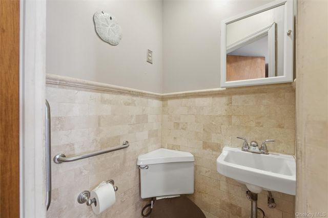 51 Agnola Street, Yonkers, NY 10707