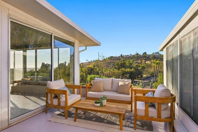 1530 Camino Linda Drive, San Marcos, CA 92078