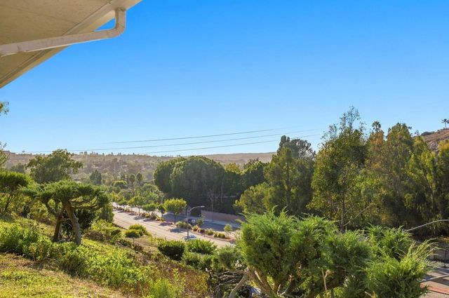 1530 Camino Linda Drive, San Marcos, CA 92078