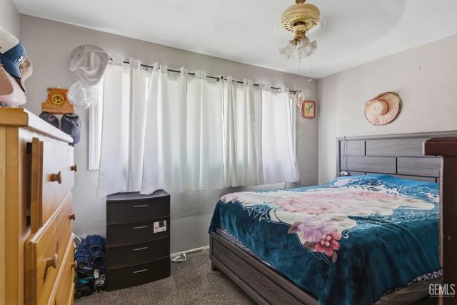 300 S Olive Street, Bakersfield, CA 93304