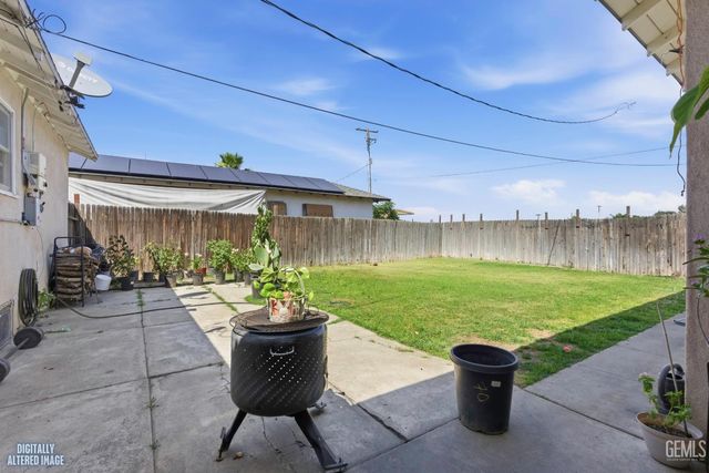 300 S Olive Street, Bakersfield, CA 93304