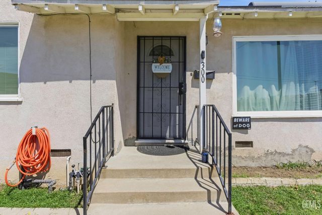 300 S Olive Street, Bakersfield, CA 93304