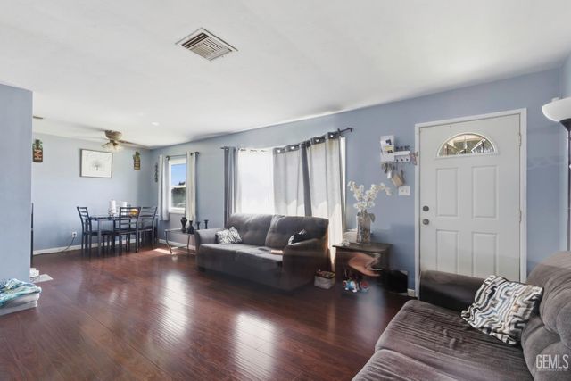 300 S Olive Street, Bakersfield, CA 93304