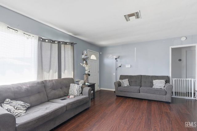 300 S Olive Street, Bakersfield, CA 93304