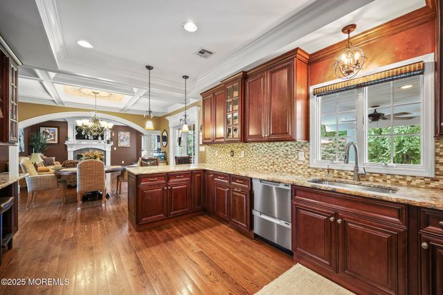 4 White Pines Way, Freehold, NJ 07728