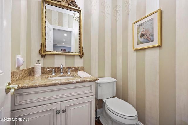 4 White Pines Way, Freehold, NJ 07728