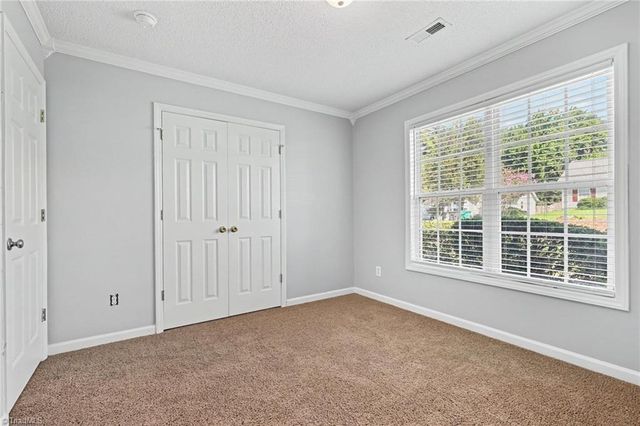 933 Londonderry Drive, High Point, NC 27265