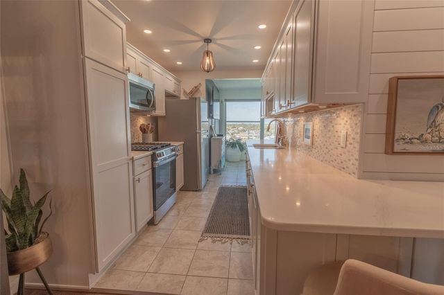 6075 SHORE BOULEVARD S 606, Gulfport, FL 33707