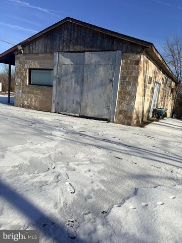 4201 MIDDLE RIDGE RD, Newport, PA 17074