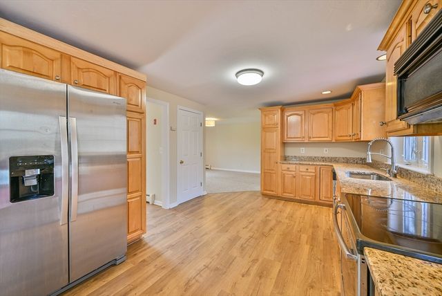 99 Smith Rd, Charlton, MA 01507