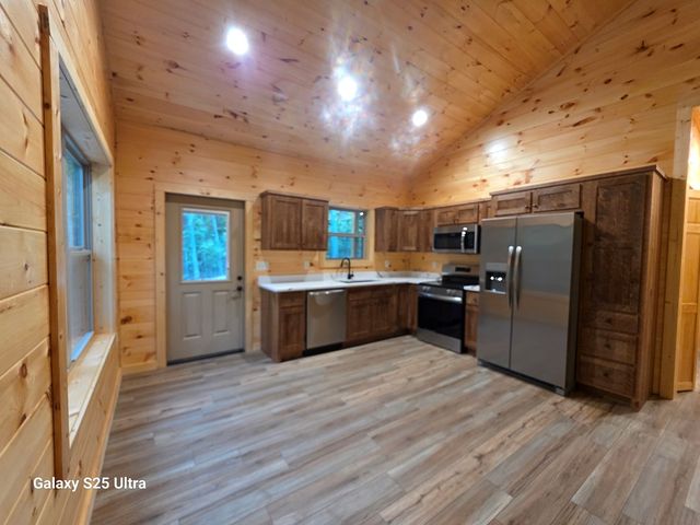 110 Old Ridge Road, Mineral Bluff, GA 30059