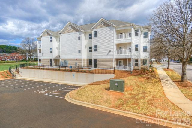 17905 Delmas Drive 302, Cornelius, NC 28031