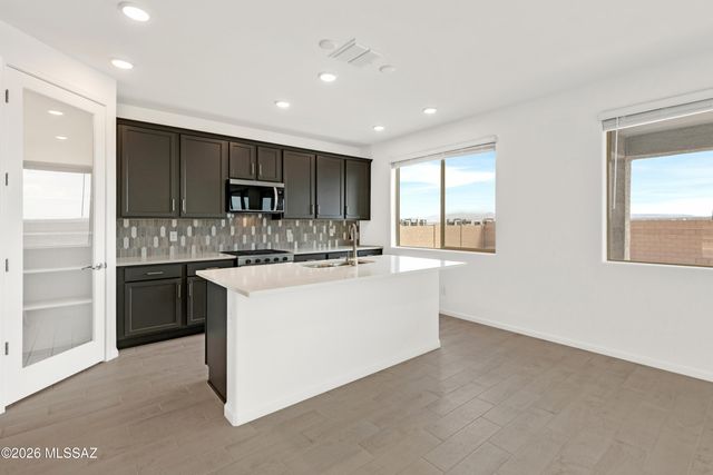 5642 W Carillon Ridge Lane, Marana, AZ 85743