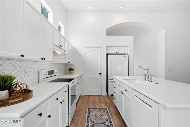 50 N COBBLESTONE Street, Gilbert, AZ 85234