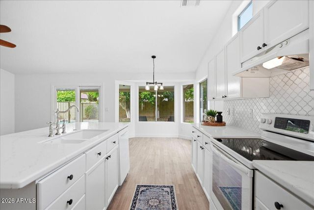 50 N COBBLESTONE Street, Gilbert, AZ 85234