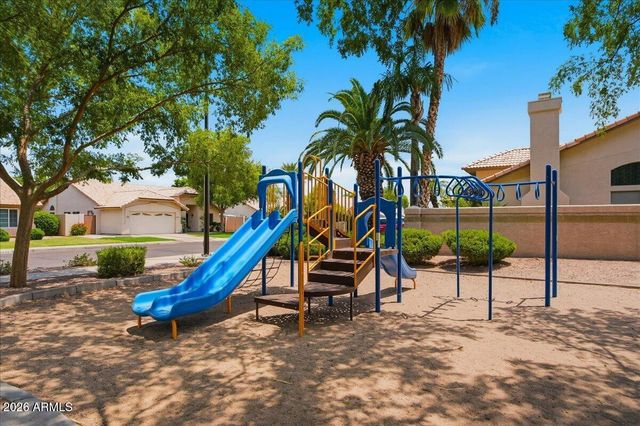 50 N COBBLESTONE Street, Gilbert, AZ 85234
