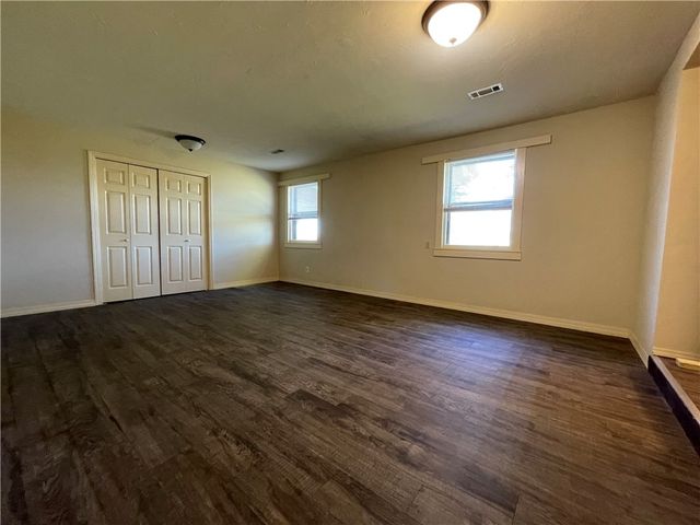4315 S 1st Street, Rogers, AR 72758