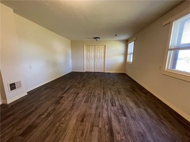 4315 S 1st Street, Rogers, AR 72758