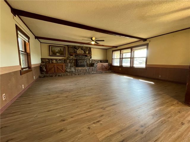 4315 S 1st Street, Rogers, AR 72758