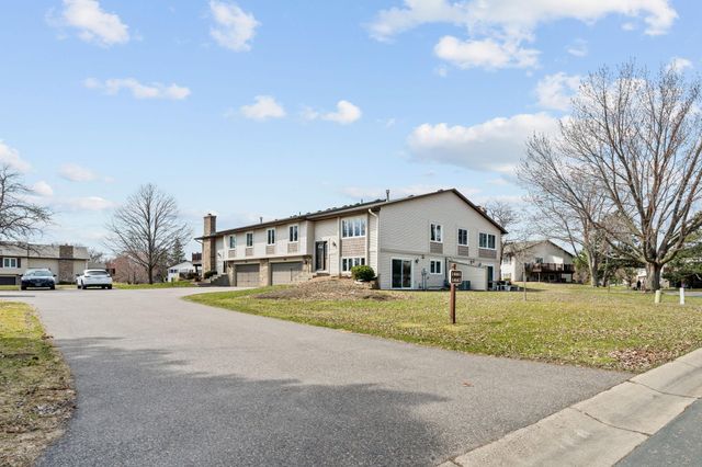 14661 94th Place N, Maple Grove, MN 55369