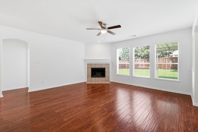 3820 Blueridge Drive, The Colony, TX 75056