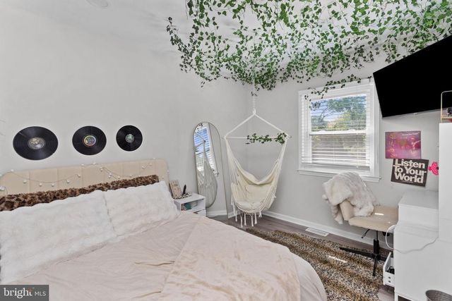 6 INDEPENDENCE DR, Bordentown, NJ 08505