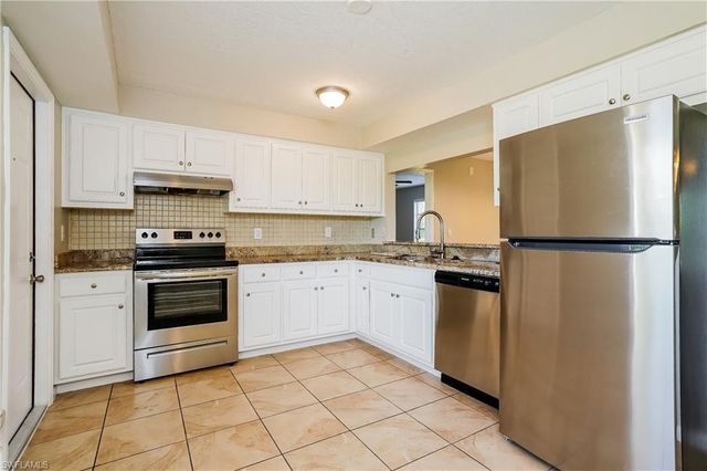 405 SE 8th TER, Cape Coral, FL 33990
