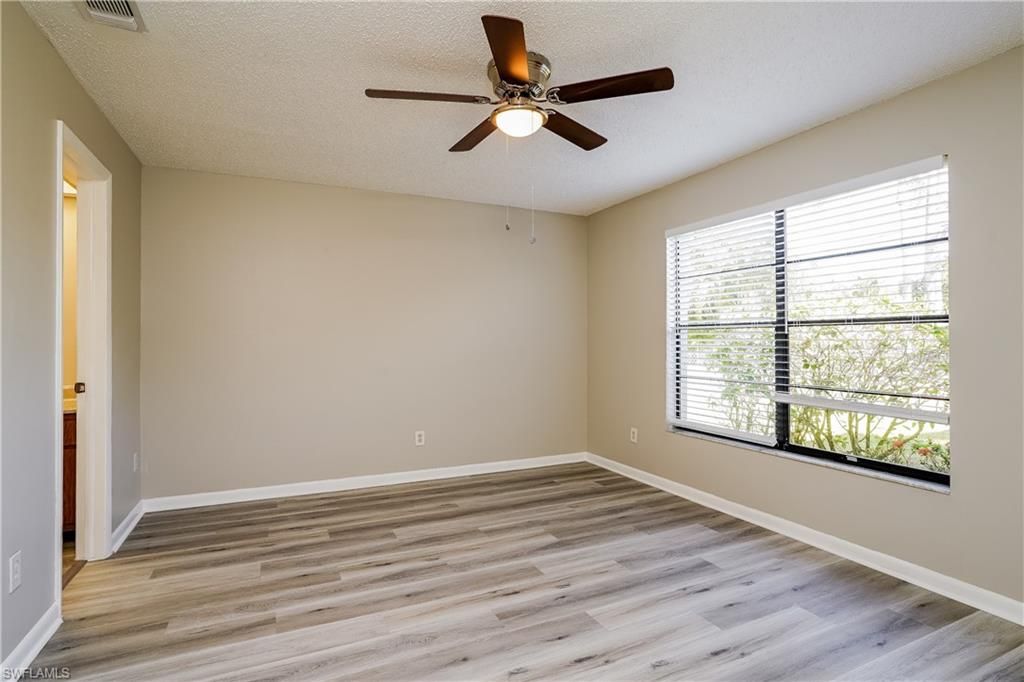 Image 11 of property listing at 405 SE 8th TER, Cape Coral, FL 33990
