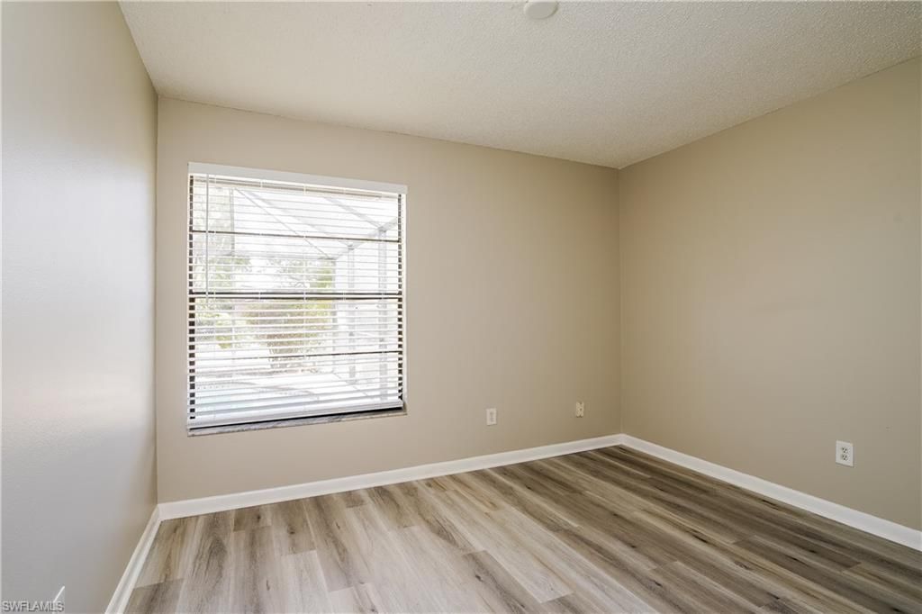 Image 9 of property listing at 405 SE 8th TER, Cape Coral, FL 33990