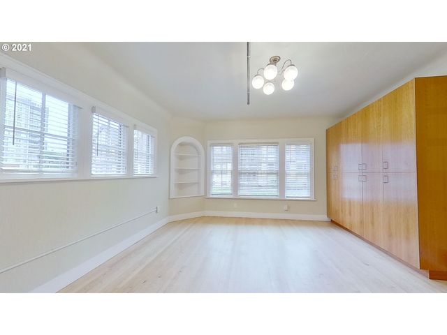 998 FERRY Ln, Eugene, OR 97401