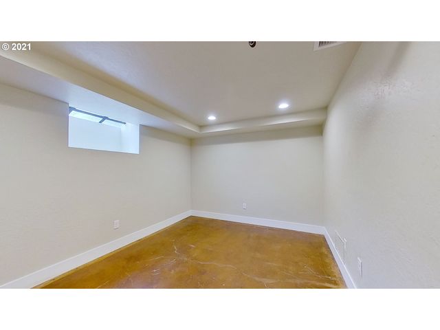 998 FERRY Ln, Eugene, OR 97401