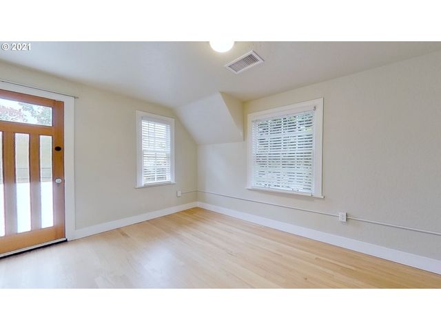 998 FERRY Ln, Eugene, OR 97401