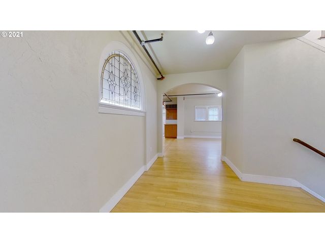 998 FERRY Ln, Eugene, OR 97401
