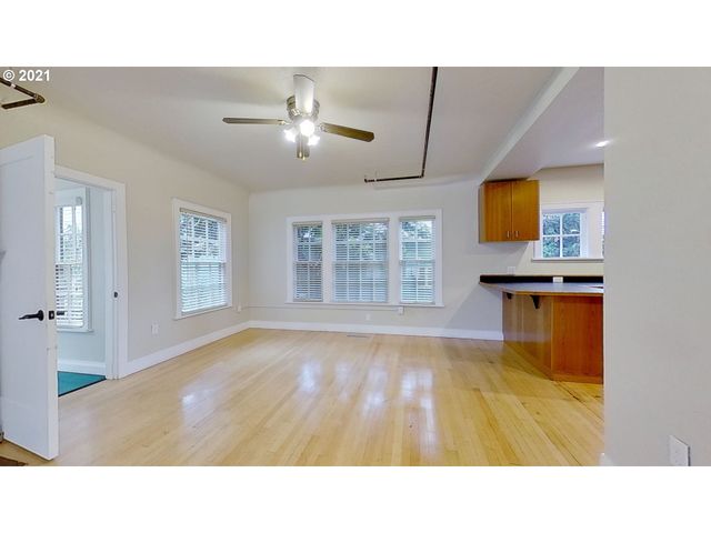 998 FERRY Ln, Eugene, OR 97401