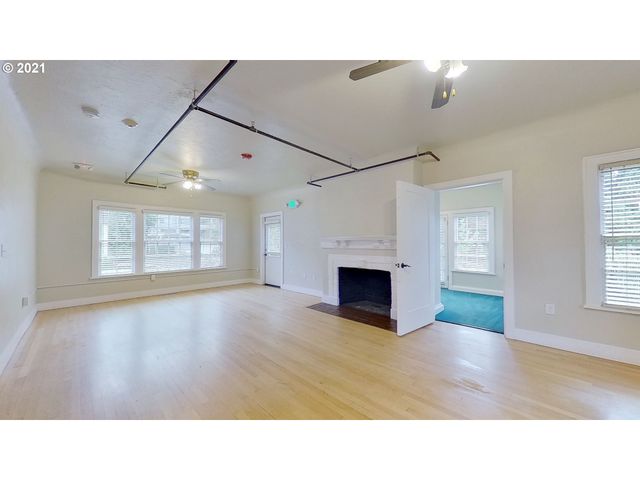 998 FERRY Ln, Eugene, OR 97401