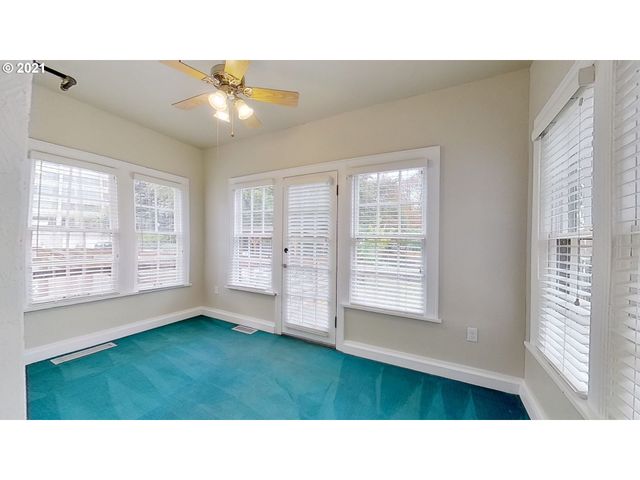 998 FERRY Ln, Eugene, OR 97401