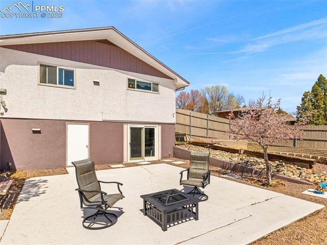 20 Robertson Road, Pueblo, CO 81001