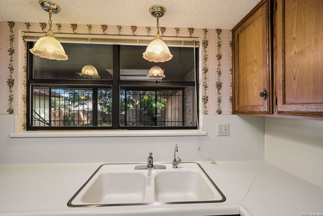 10866 Royal, San Antonio, TX 78239