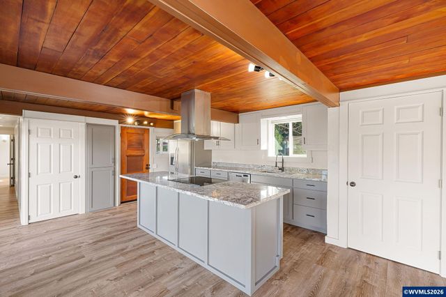 3025 Bailey Ln, Eugene, OR 97401