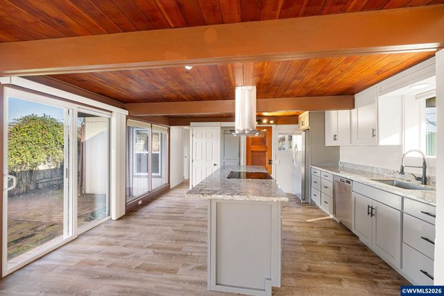 3025 Bailey Ln, Eugene, OR 97401