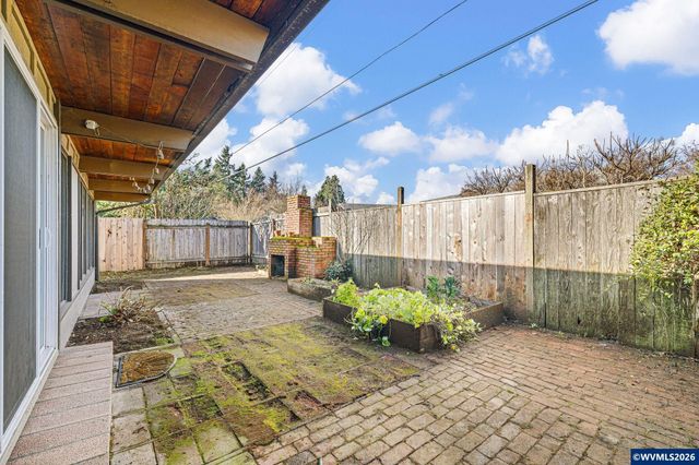 3025 Bailey Ln, Eugene, OR 97401