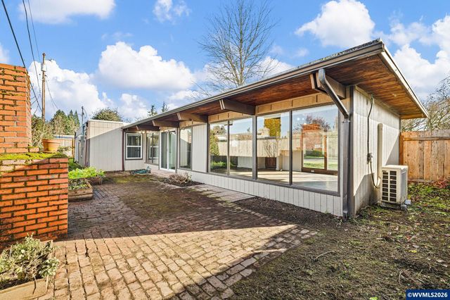 3025 Bailey Ln, Eugene, OR 97401