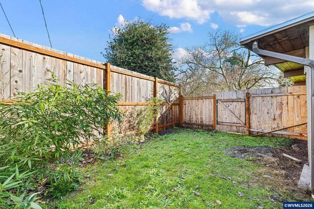 3025 Bailey Ln, Eugene, OR 97401