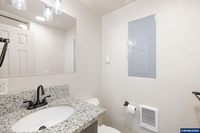 3025 Bailey Ln, Eugene, OR 97401