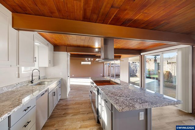 3025 Bailey Ln, Eugene, OR 97401